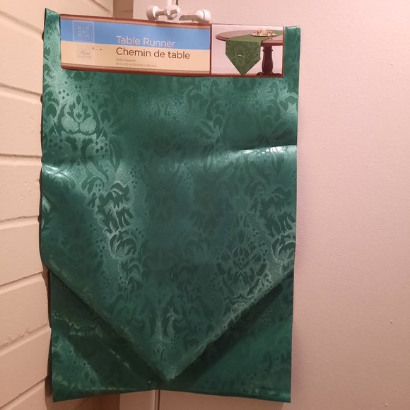 Home  collection, Table Runner, Green for Saint Patrick - Picture 1 of 2